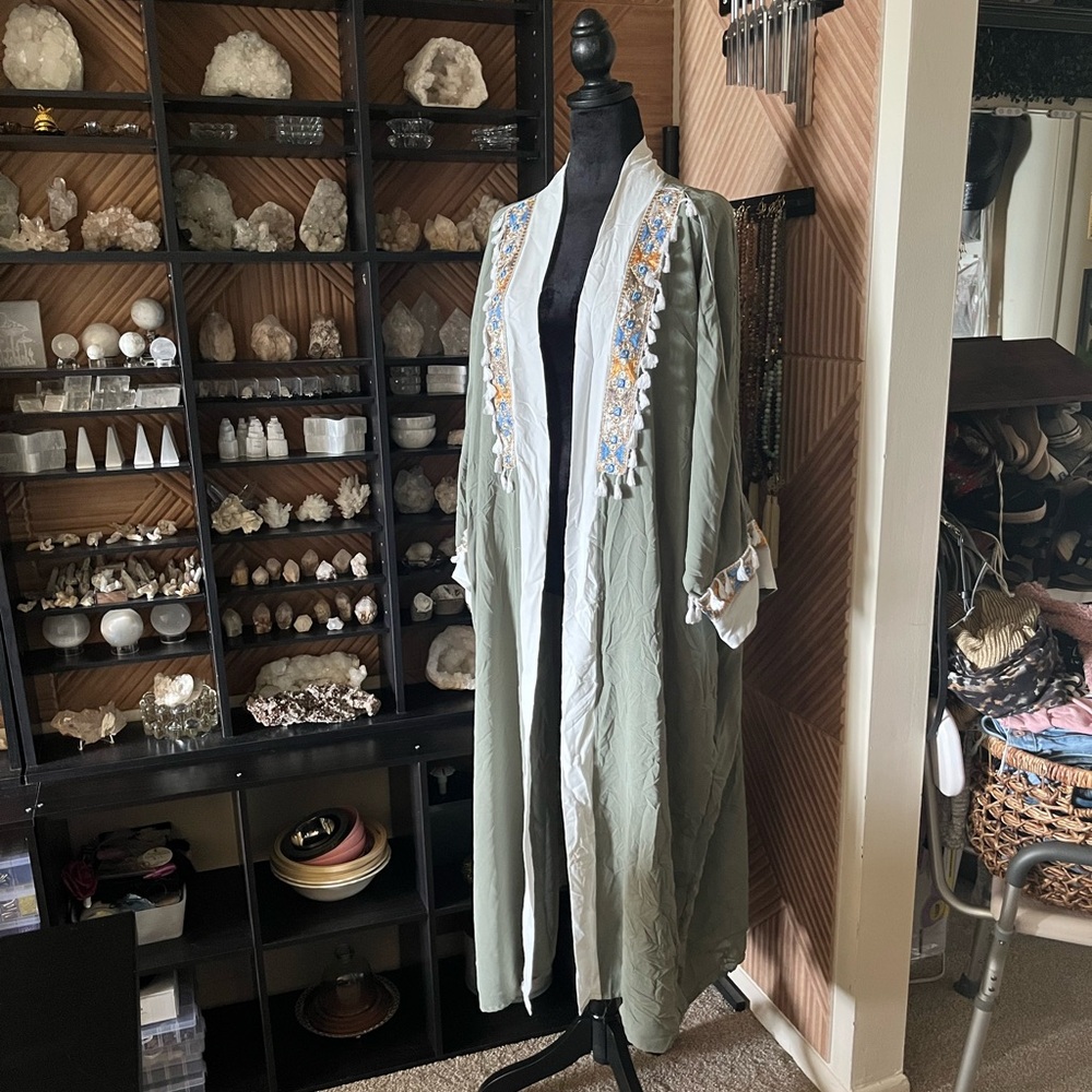 Green and white embellished maxi long sleeve kimono summer flowy bohemian